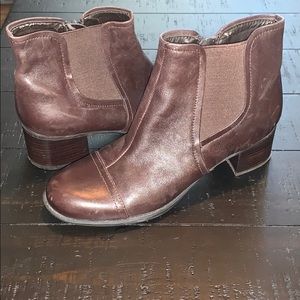 EUC  Naturalizer N5 comfort ankle boot. Size 6M